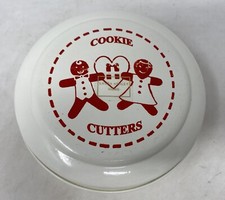 Laura Ashley Gingerbread Men & Snowflake Cookie Cutters Metal Tin (L7) Christmas