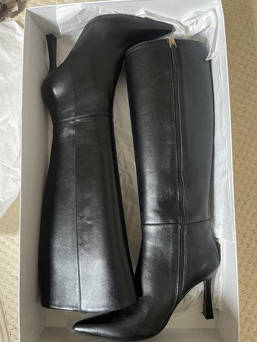 Russell bromley the point - &,