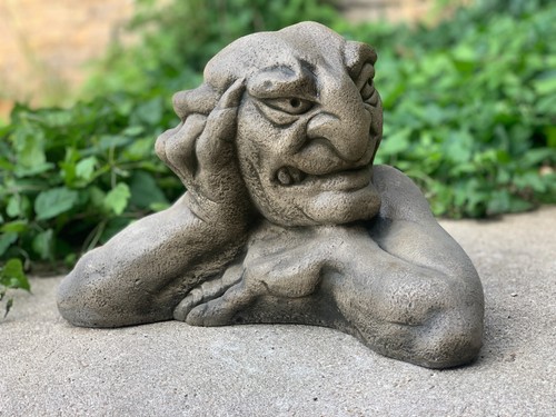 Angry gargoyle bust - , stone