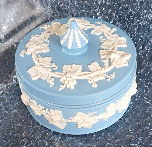 Wedgwood queen ware - queen's, blue