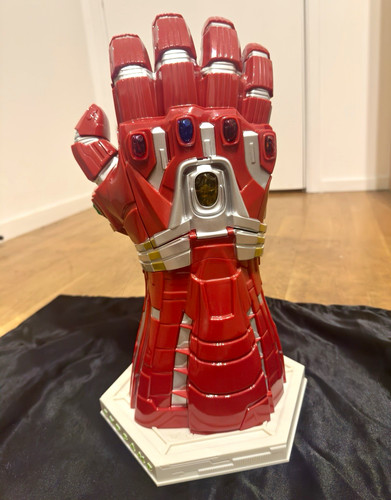 Official marvel avengers - official,
