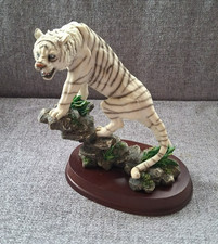 White Tiger Figurine on Rock with Wooden Base GA215A – GA © Collectible