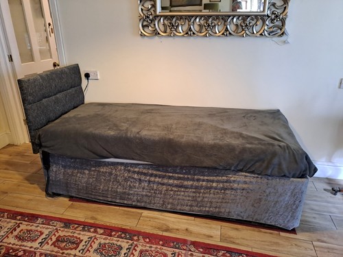 Adjustable electric single - , bed