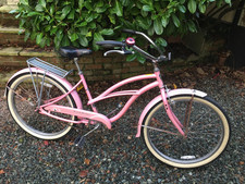 American-retro style cruiser bicycle