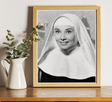 Audrey Hepburn : 10"x8"