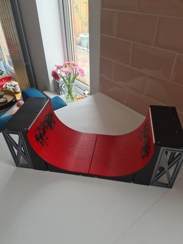 Tech deck half pipe - half, ramp