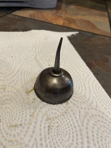 Old oil can - old, dispenser