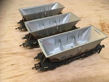 Lot..944F...OO GAUGE HORNBY MGR HAA BARRY HOPPERS..X...3....SPRUNG BUFFERS..#25#