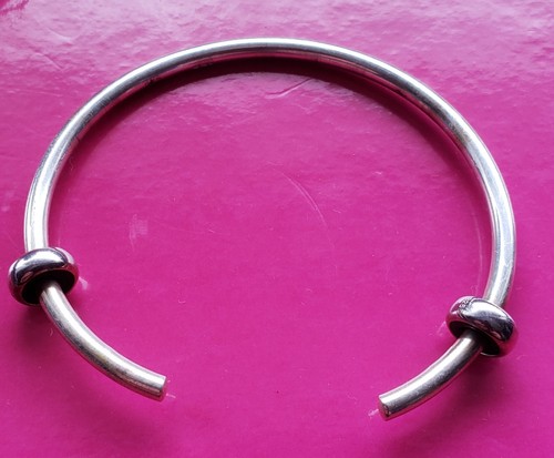 Genuine authentic trollbead - &,