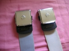 Daimler 250 V8  front seat belts