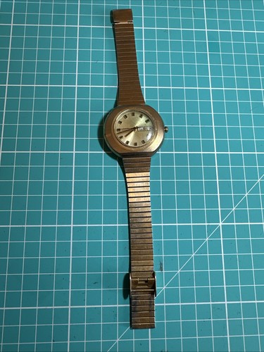 Vintage 70s timex day date - vintage,