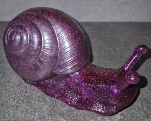 Resin snail