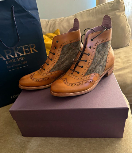 Barker woman brown - barker, woman’s
