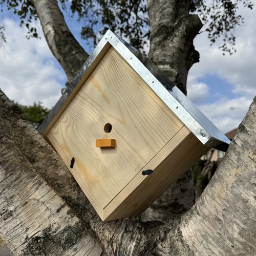 Wooden bumble bee nest box - wooden,