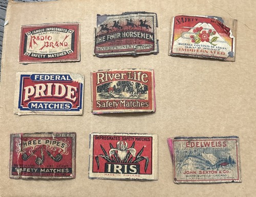 Old matchbox labels - ,