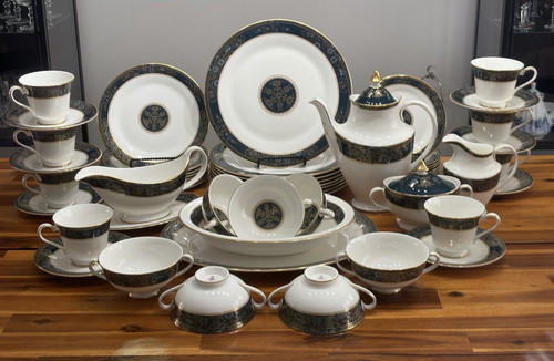 54pc royal doulton carlyle - 54pc,