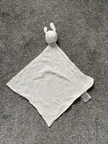 And beige white cream - h,