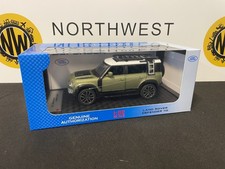 QY MODELS Q3002A 1:32 SCALE LAND ROVER DEFENDER 110 GREEN