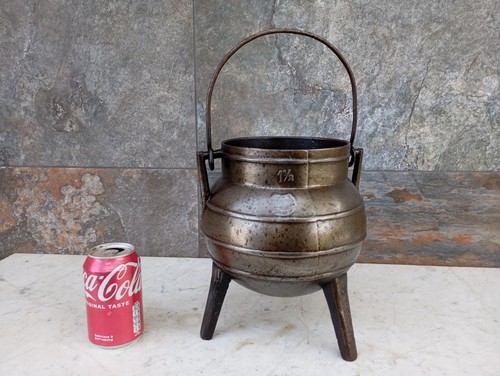 Vintage cast iron cooking - vintage,