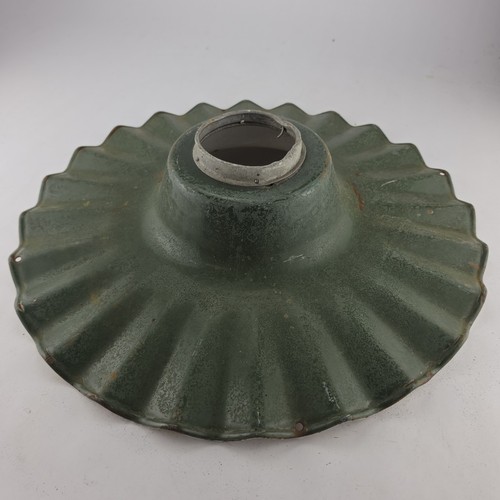 Vintage green porcelain radial - green,