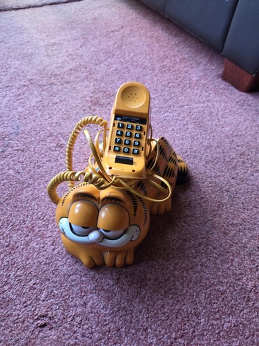 Garfield corded phone - garfield,