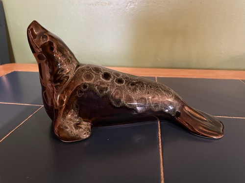 Fosters pottery seal figurine - fosters,