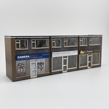 Low relief modern shops - low,