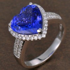 18ct White Gold Heart Shaped