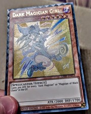 Yu-Gi-Oh! Ultimate Rare Style Dark Magician Girl