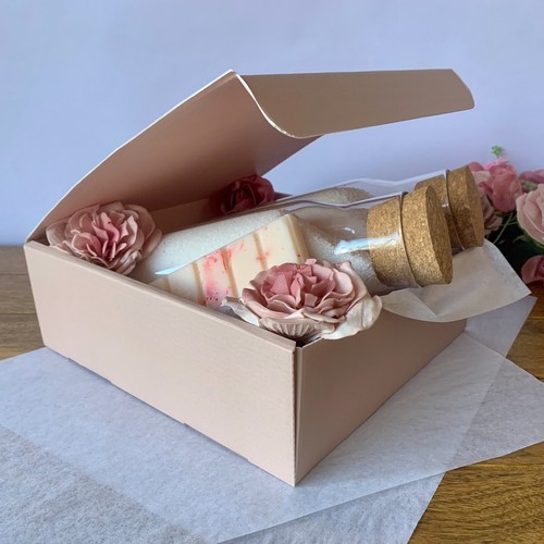 Pink gift boxes card retail - pink,