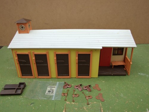 Britains farm riding stable - farm,