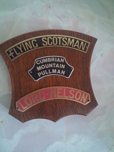 Commemorative plaque flying - plaque, of
