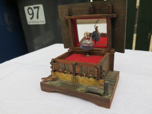 Musical box swiss chalet - musical,