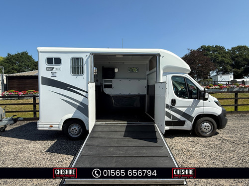 Equi trek sonic horsebox - equi-trek, 3.5t