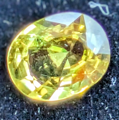Beautiful sphene 40ct apple - beautiful,