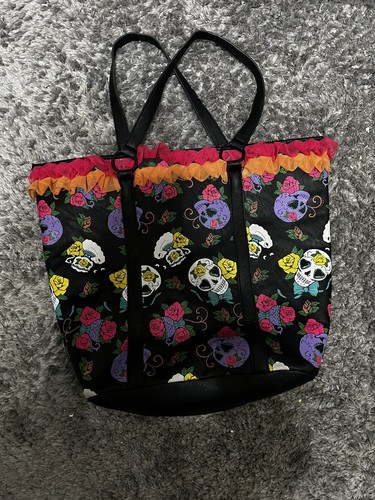 Iron fist ruffle skull rose - skull,