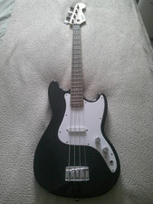 fender bronco bass guitar excellent black short scale