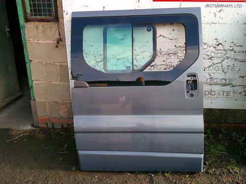 Vauxhall vivaro trafic side - trafic,