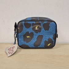 Vivienne Westwood Kiss Me