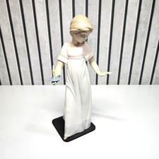 LLADRO NAO Girl with Candle
