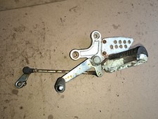 KINROAD XT125-18 TYPHOON  LEFT FOOTREST HANGER, GEAR SELECTOR LEVER LINKAGE. 