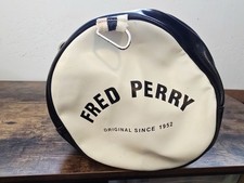 Fred Perry Classic Barrel