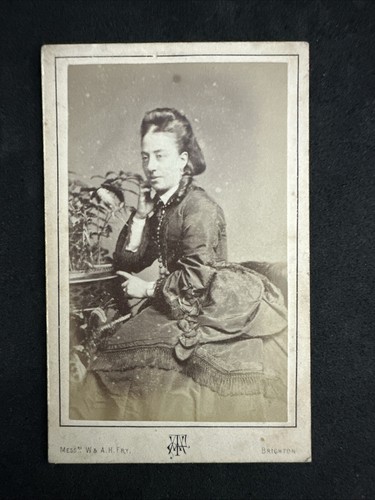 Cdv elegant young lady - young, fry