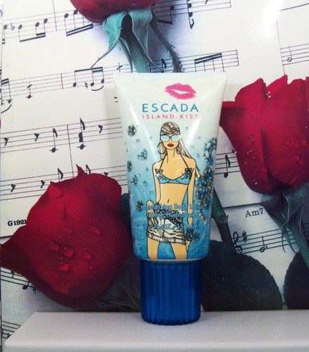 Escada island kiss body - kiss, lotion