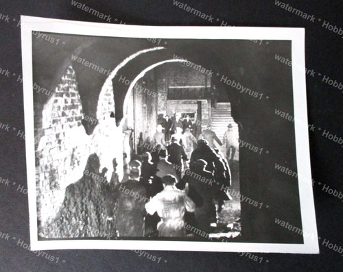 Wwii london air - london, shelters