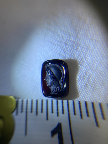 Small brown curved cameo - small,