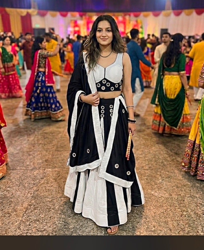 Women black lengha choli - lengha, 3pcs