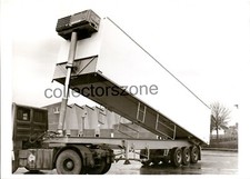 1980's Articulated Truck Tipping Refrigerator trailer Press Photo 7 x 5 inches