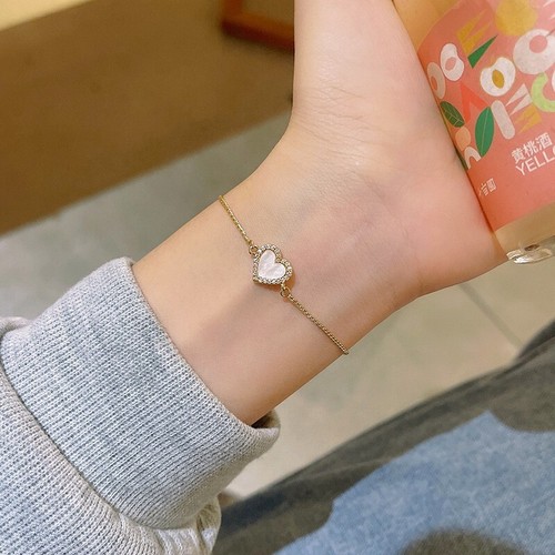 Gold fashion love bracelet - gold,