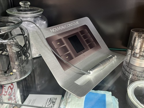 Nouveau contour digital - nouveau,